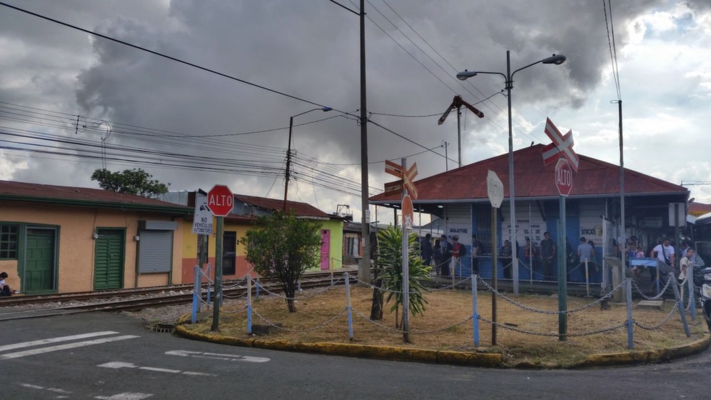 parqueo heredia centro 24 horas  13